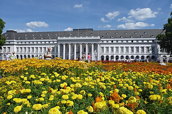 Koblenz Schloss Bundesgartenschau Studentenblumen