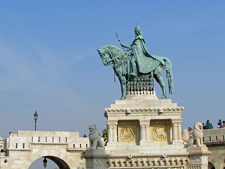Budapest: Reiterstandbild des ungarischen Königs Stephan I. an der Fischerbastei