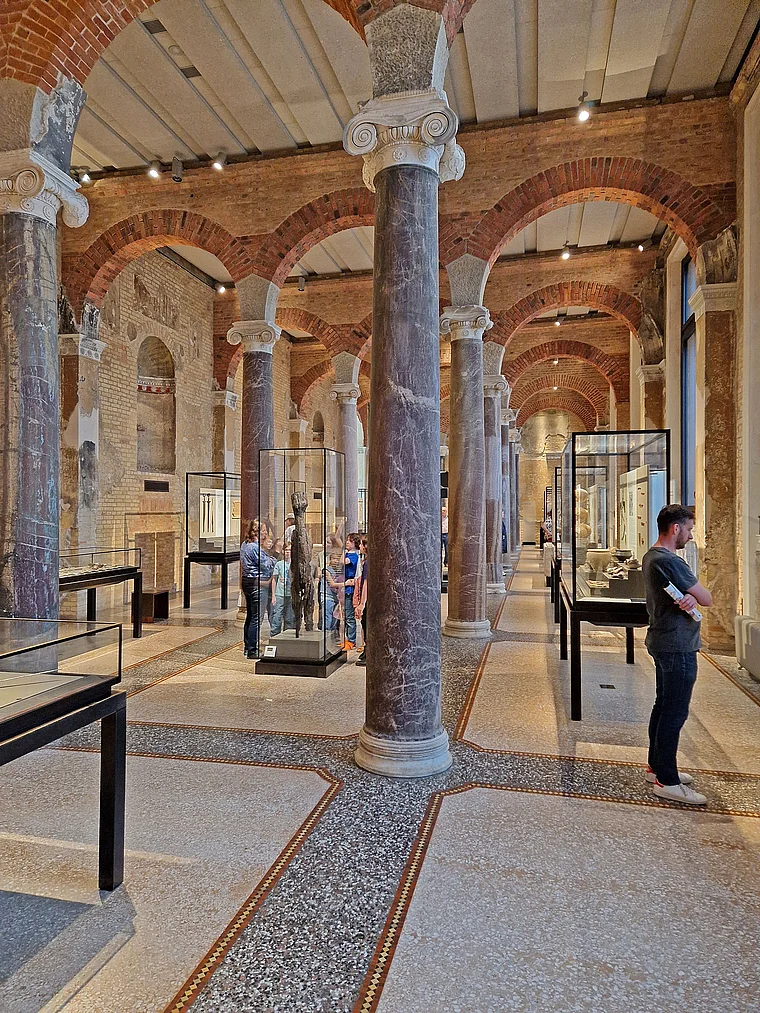 Berlin Neues Museum Innenaufnahme