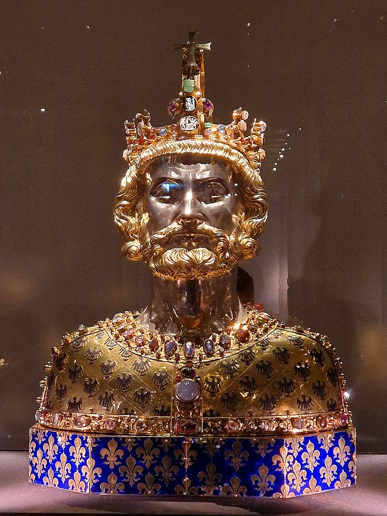 Aachen Domschatzkammer Karl der Große