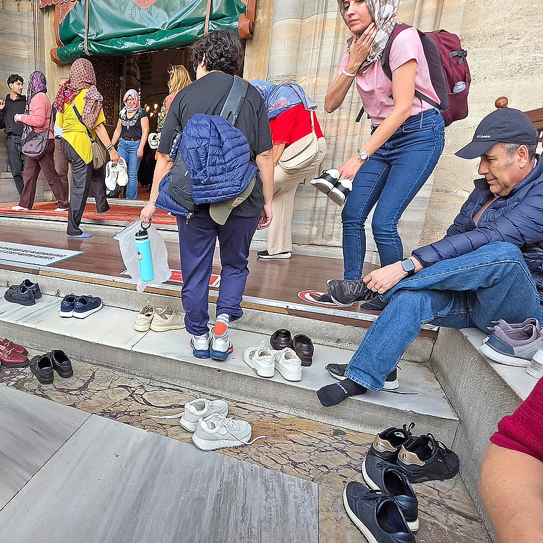 Istanbul Süleyman Moschee Schuhe