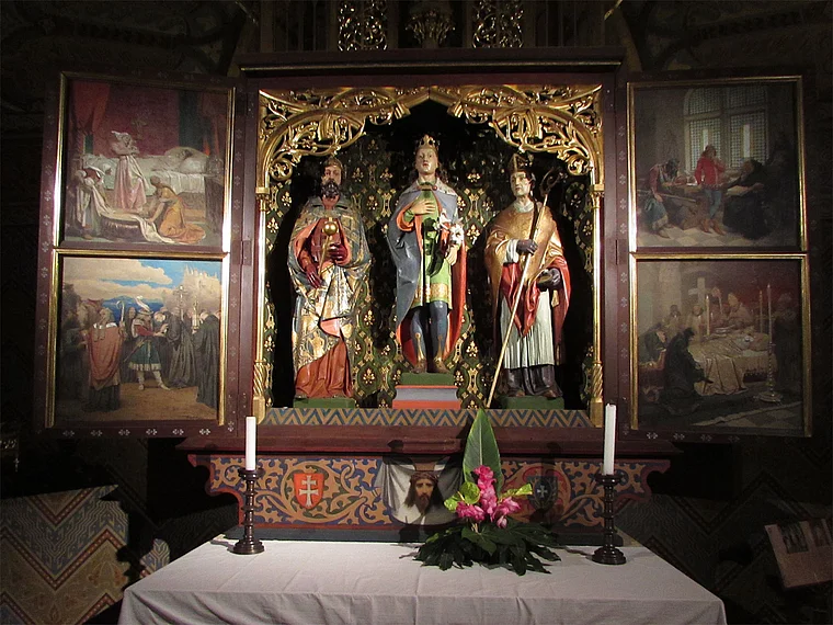 Budapest: Seitenaltar in der Matthiaskirche auf dem Burgberg