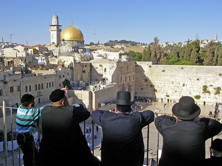 Jerusalem orthodoxe Juden Blick auf Klagemauer