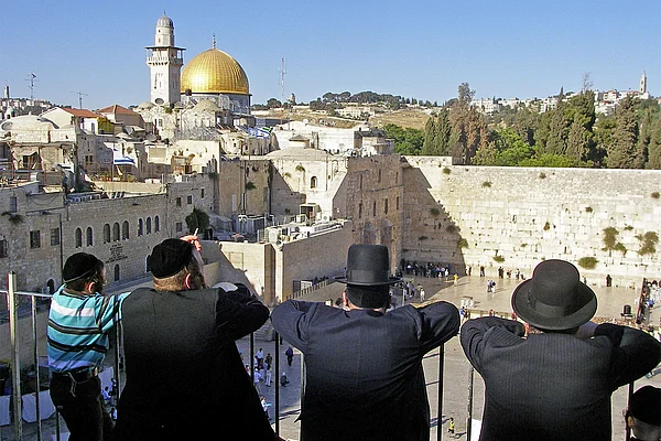 Jerusalem orthodoxe Juden Blick auf Klagemauer