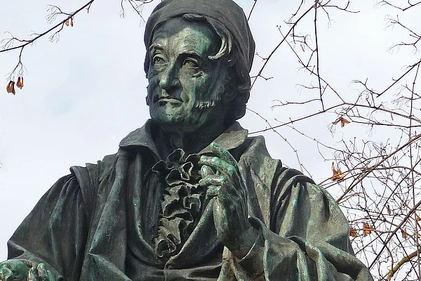 Göttingen Denkmal Gauß nah