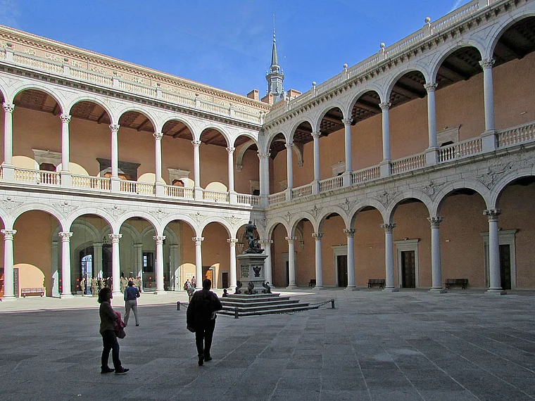 Toledo Alcazar Arkaden