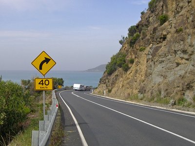 Australien Great Ocean Road Schild Tempolimit 40