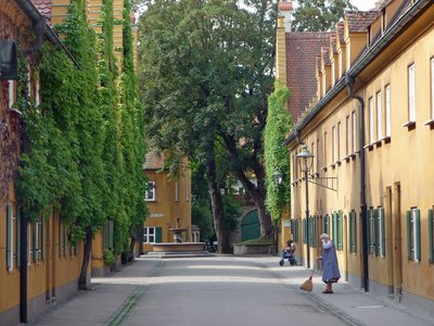 Augsburg Fuggerei Totale