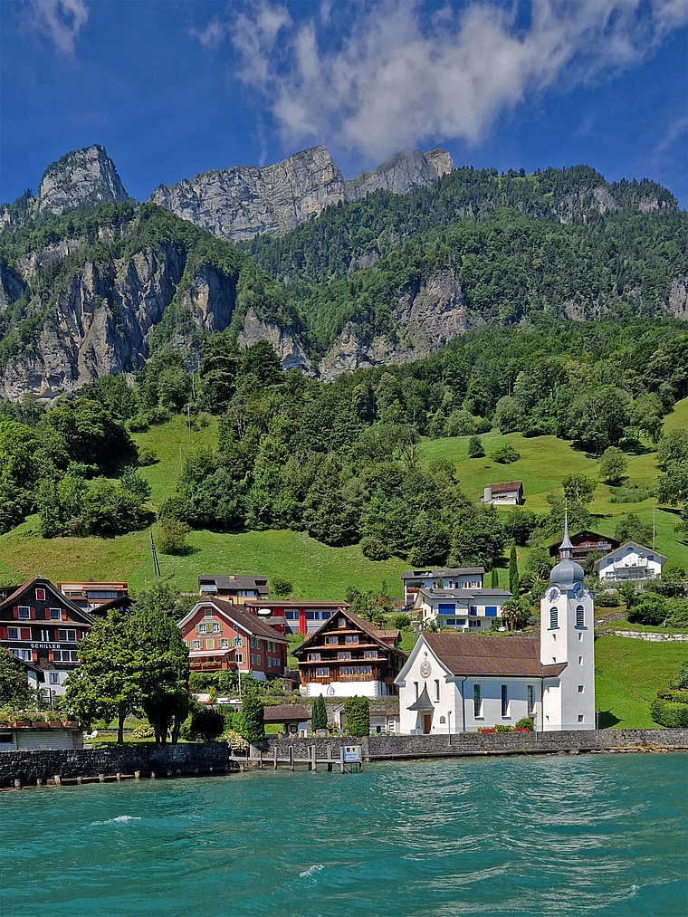 Dorf Bauen Uri 