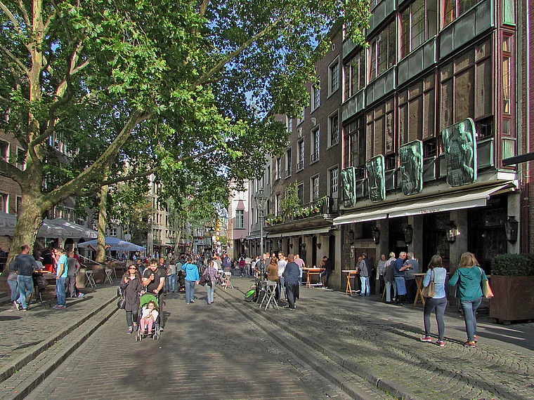 Düsseldorf Altstadt bei Tag