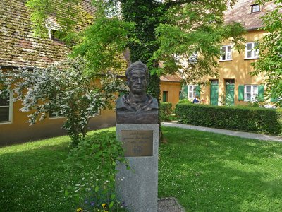 Augsburg Fuggerei Denkmal Jakob Fugger