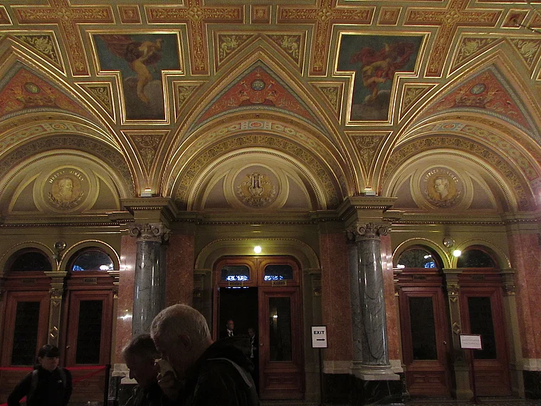 Budapest Oper Foyer
