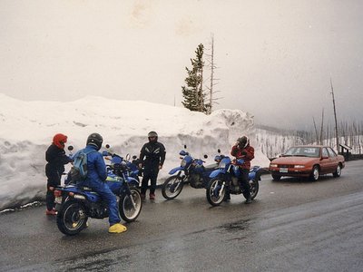 Yellowstone Motorradfahrer im Schnee