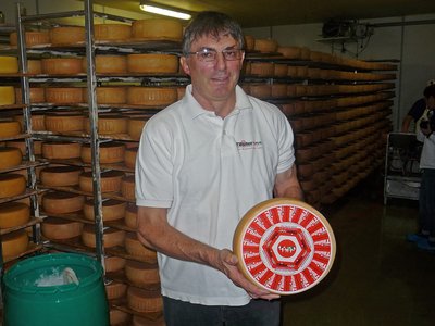 Thurgau Tilsit Otto Wartmann mit Käselaib