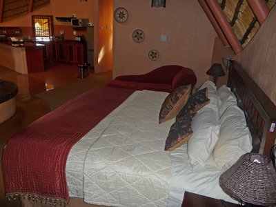 Südafrika Drakensberge Cathedral Peak Didima Camp Honeymoon Suite