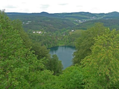 Vulkaneifel Gemündener Maar von fern