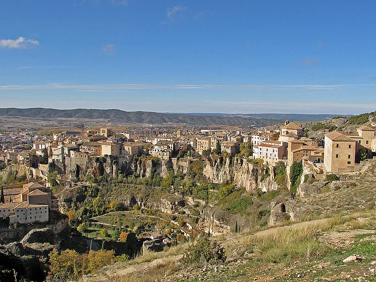 Cuenca von fern