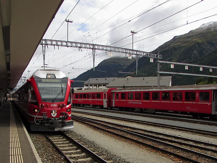 Engadin Samedan Bahnhof