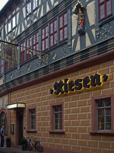Miltenberg Gaststätte Riesen außen