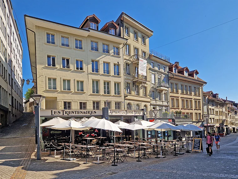 Freiburg Fribourg Rue de Romont zone pietonne