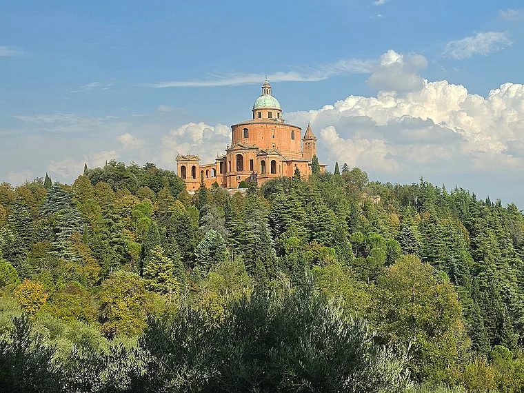 Bologna Santuario San Luca von fern