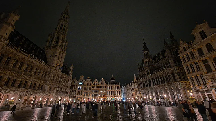 Brüssel Grand Place Rathaus Abend