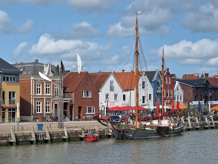 Husum Hafen Segelschiff Windsbraut
