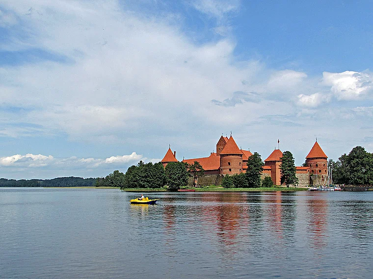 Trakai Wasserburg von fern