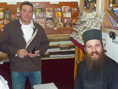 Sinai Katharinenkloster Mönch mit Ikonen