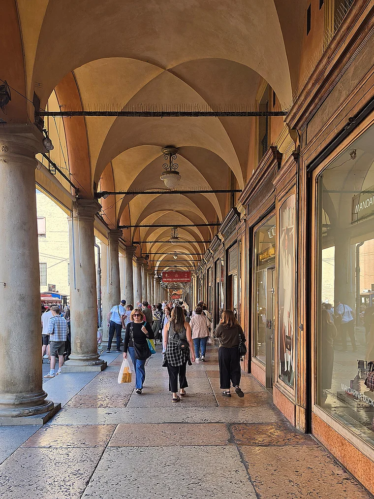 Bologna Via Zamboni Arkaden