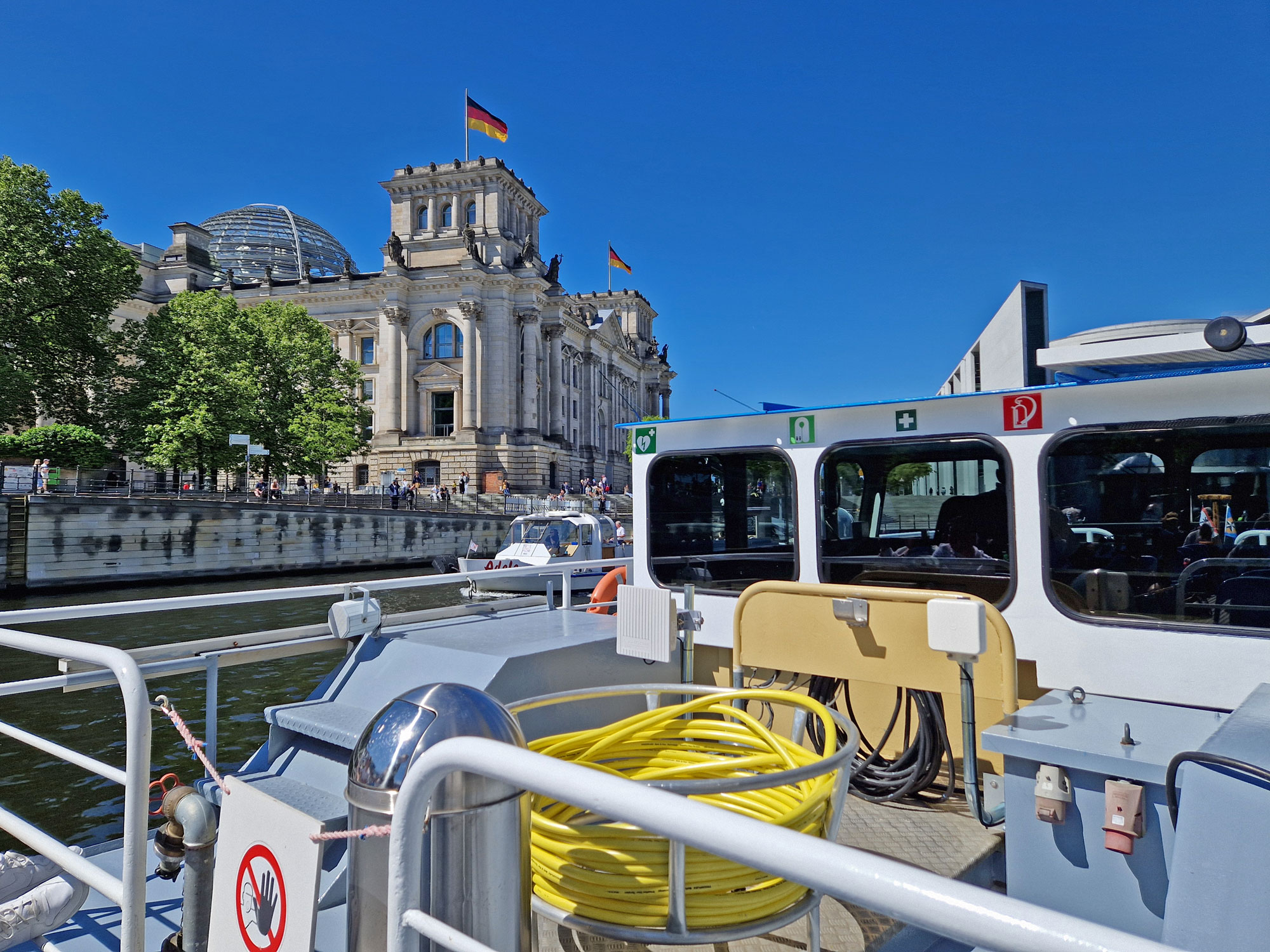 Berlin Bootsfahrt Reichstag