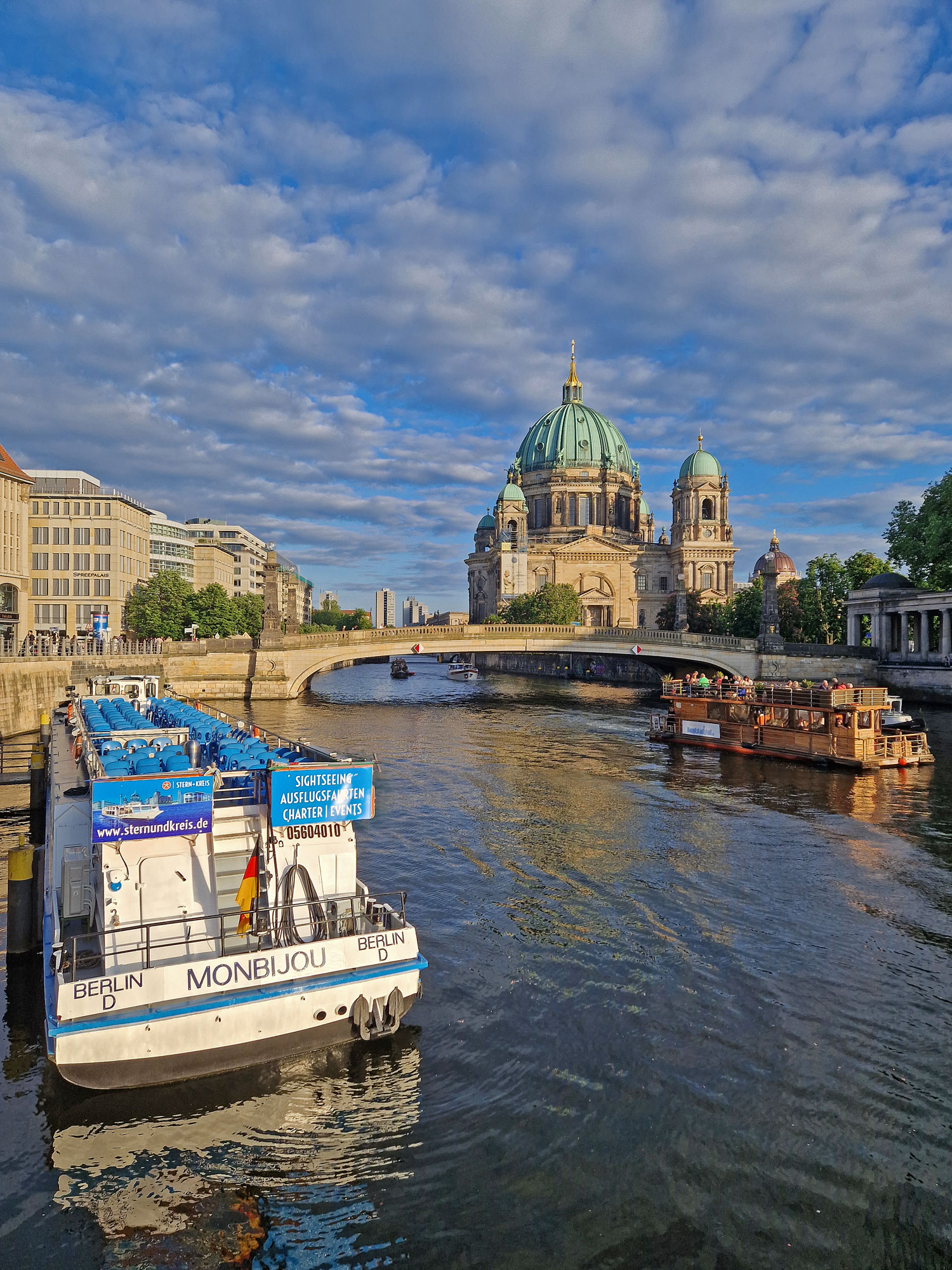 Berlin Spree Ausflugsboote
