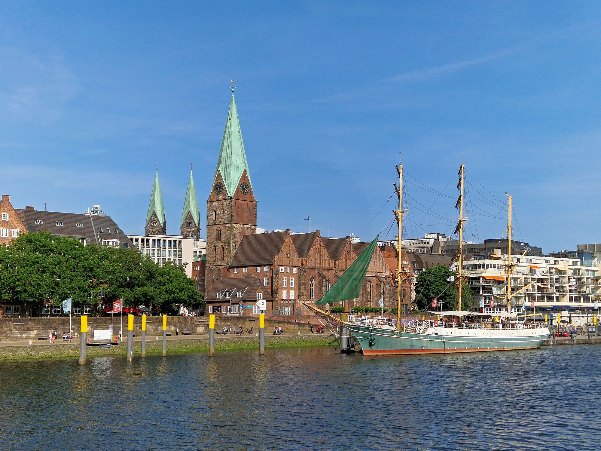 Bremen Weserufer Totale Martinikirche
