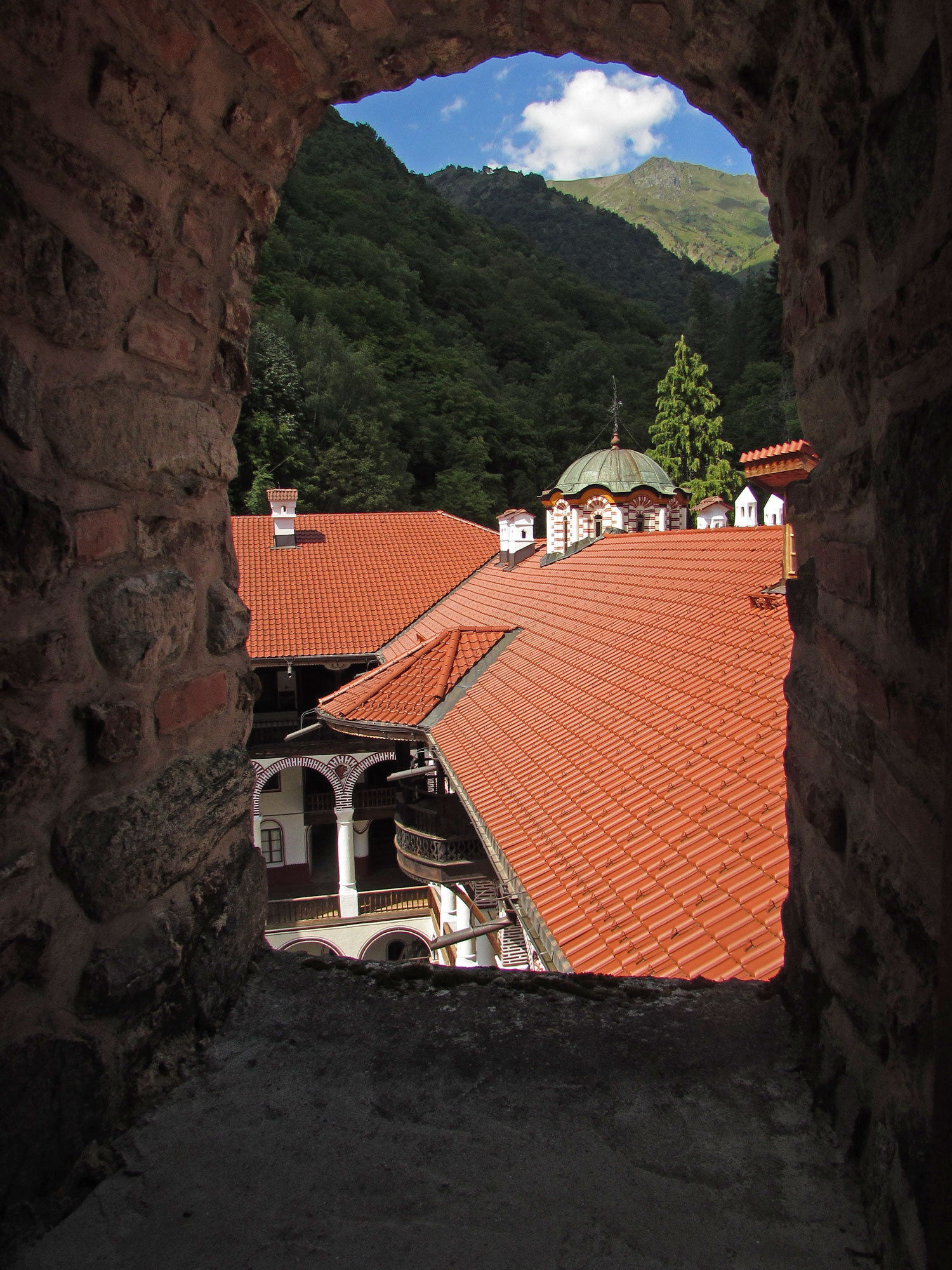 Bulgarien Rila-Kloster Blick auf Wohngebäude