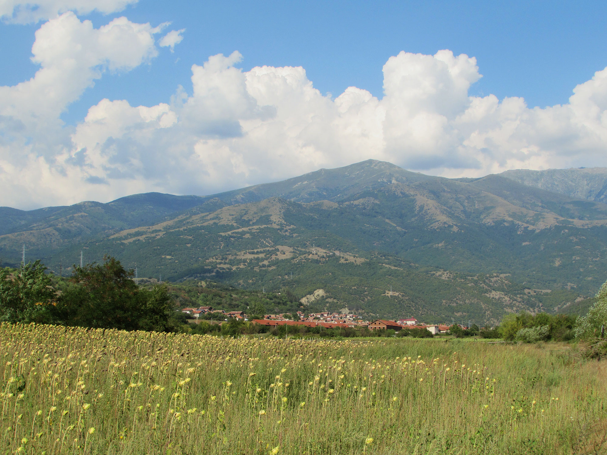 Bulgarien Stadt Rila und Rila-Gebirge