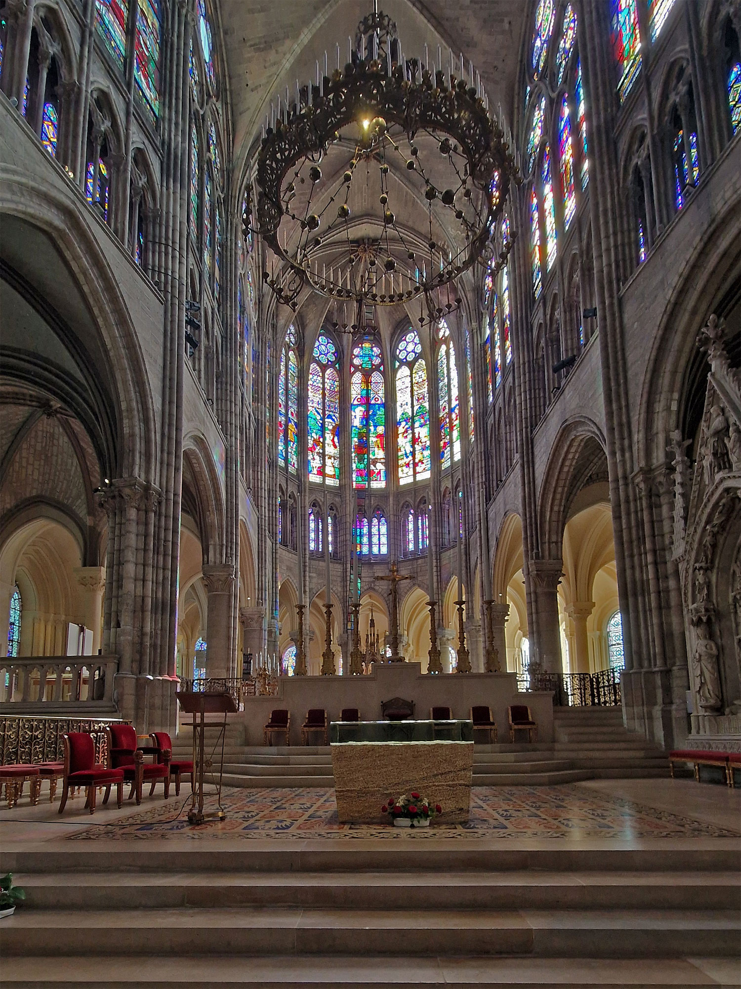 Saint-Denis Kathedrale Altarraum