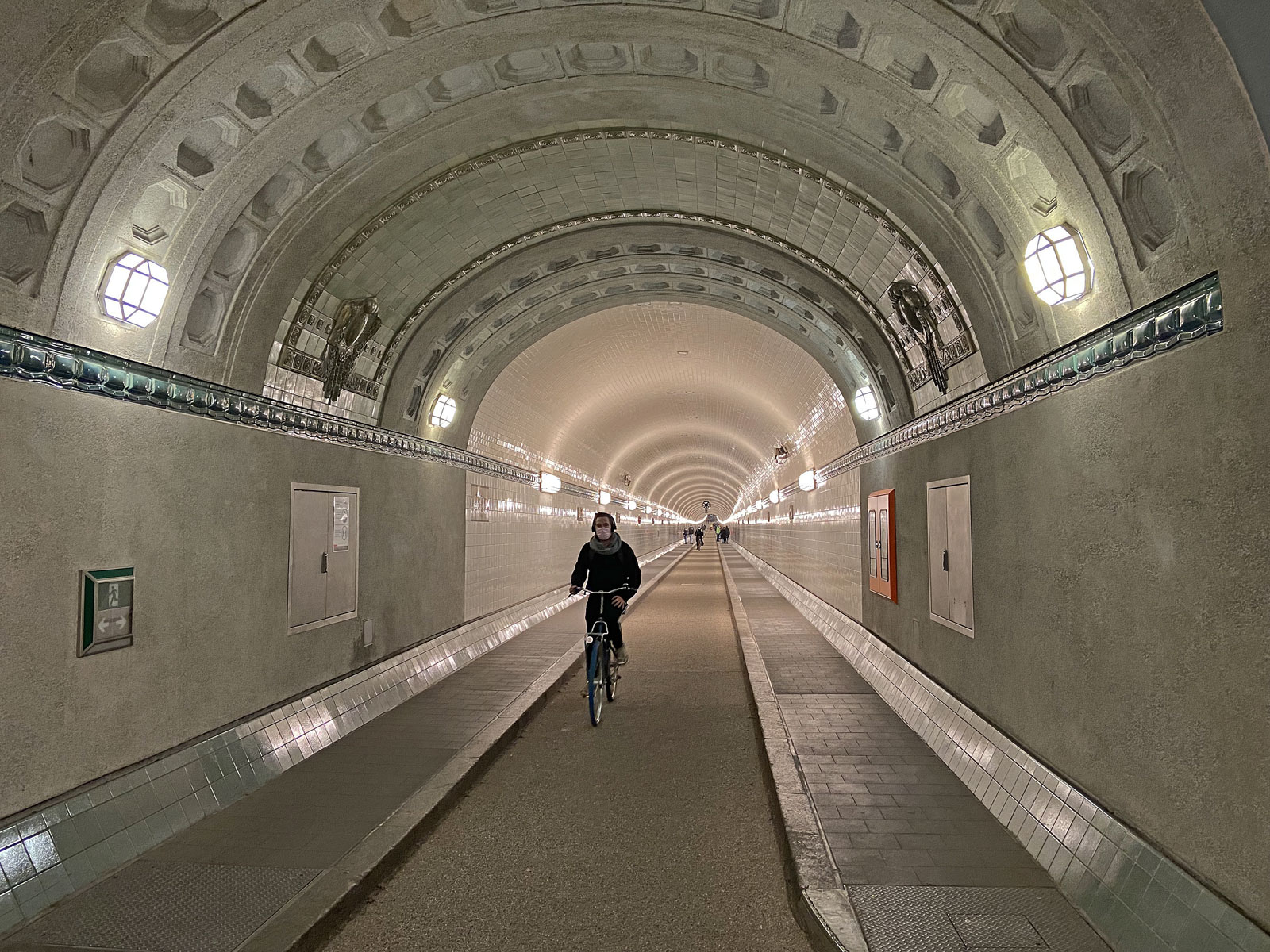 Hamburg Alter Elbtunnel innen