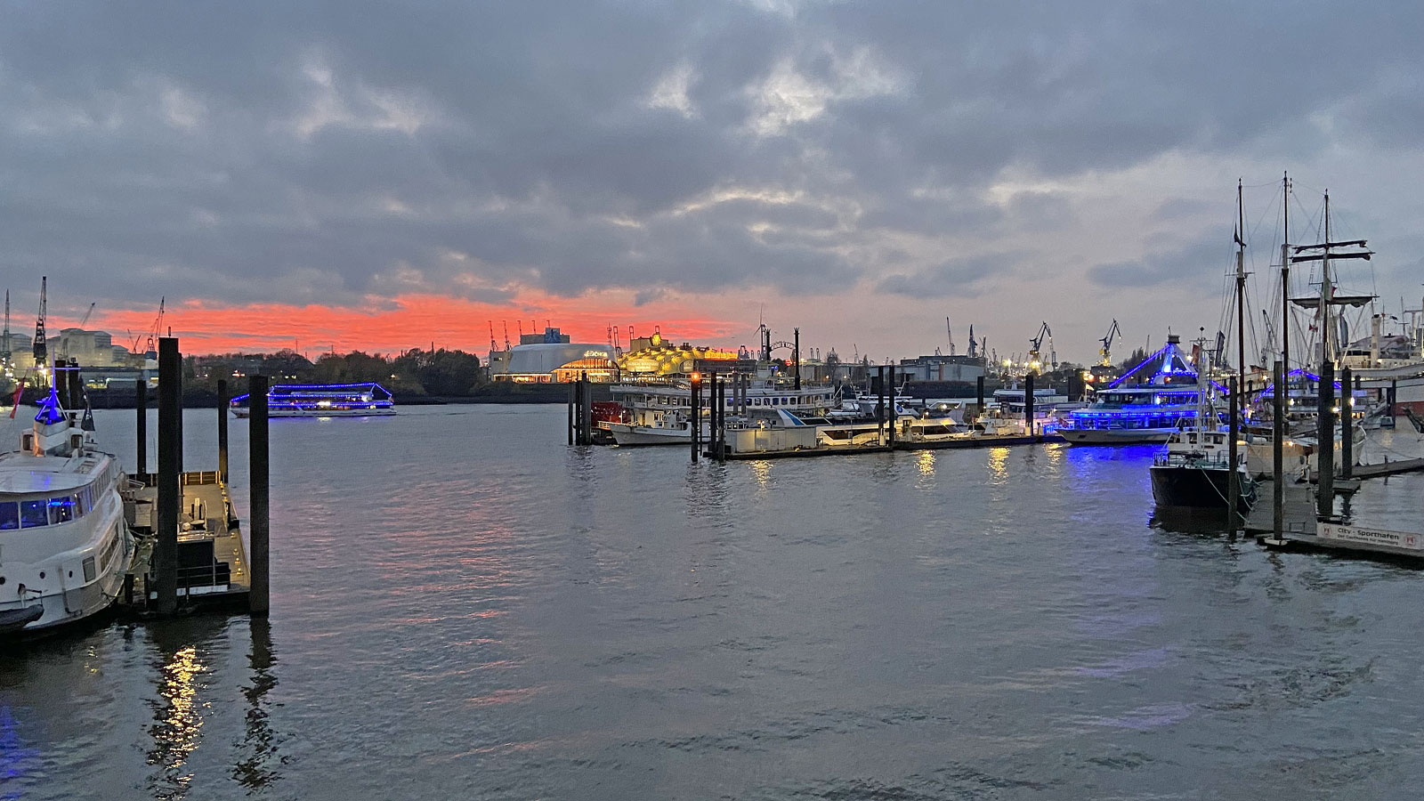 Hamburg Sandtorkai Ausblick