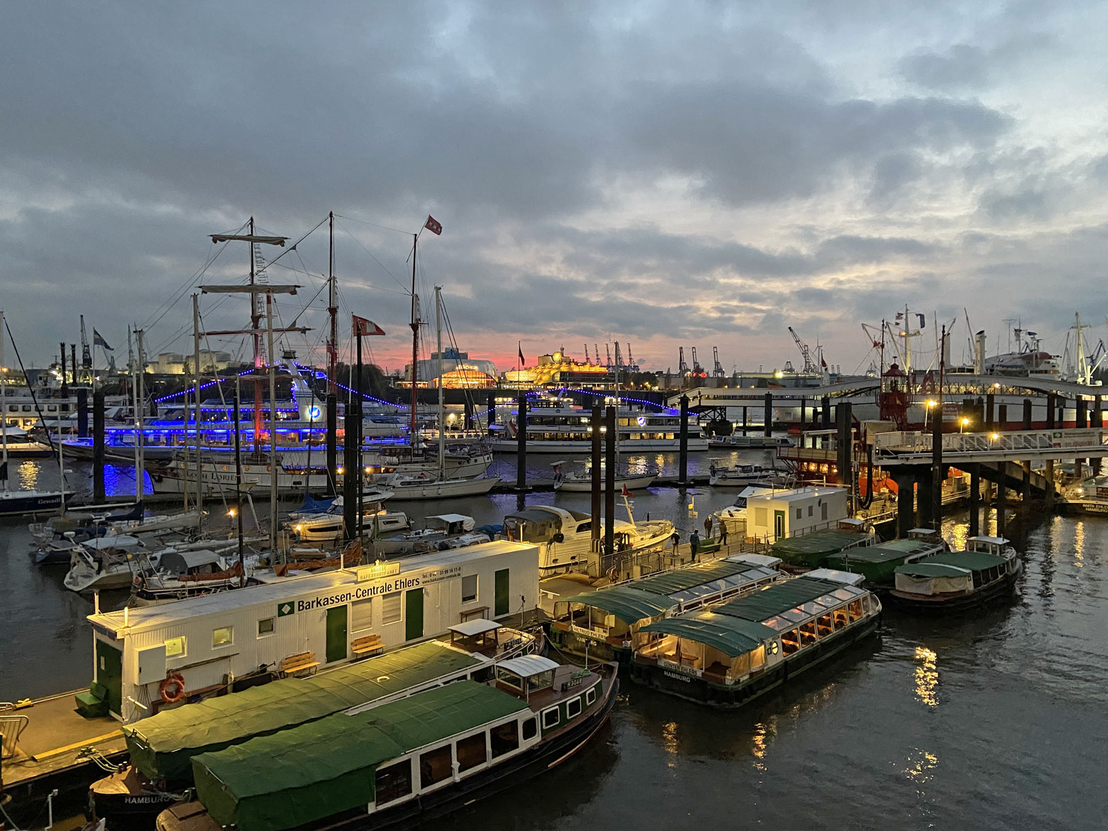 Hamburg Hafen Abendlicht