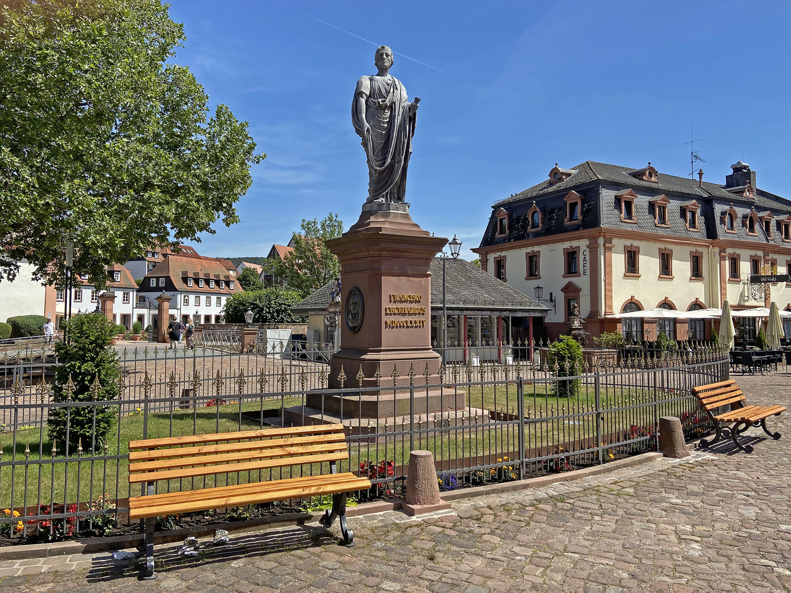 Erbach (Odenwald) Marktplatz und Denkmal