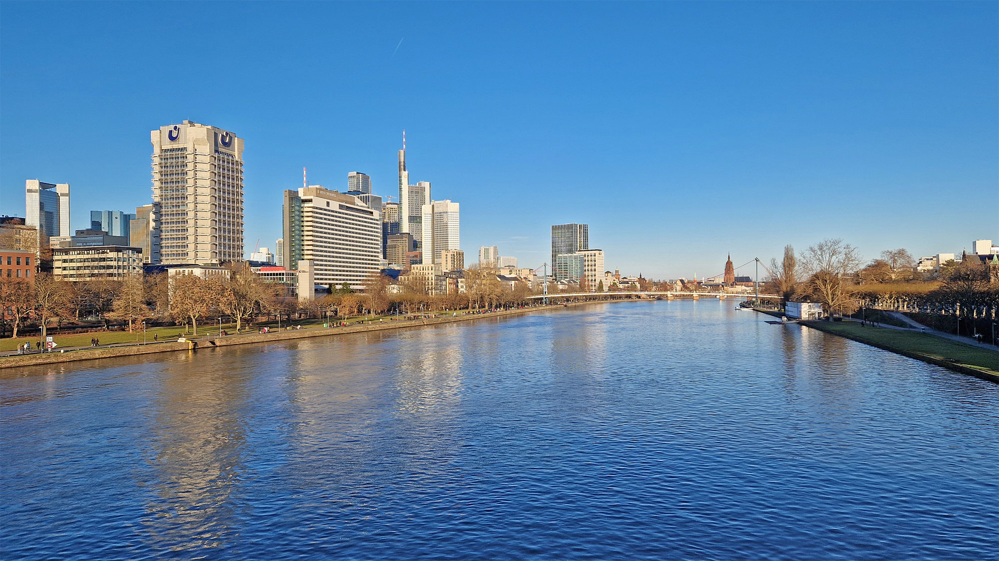 Frankfurt Friedensbrücke Panorama