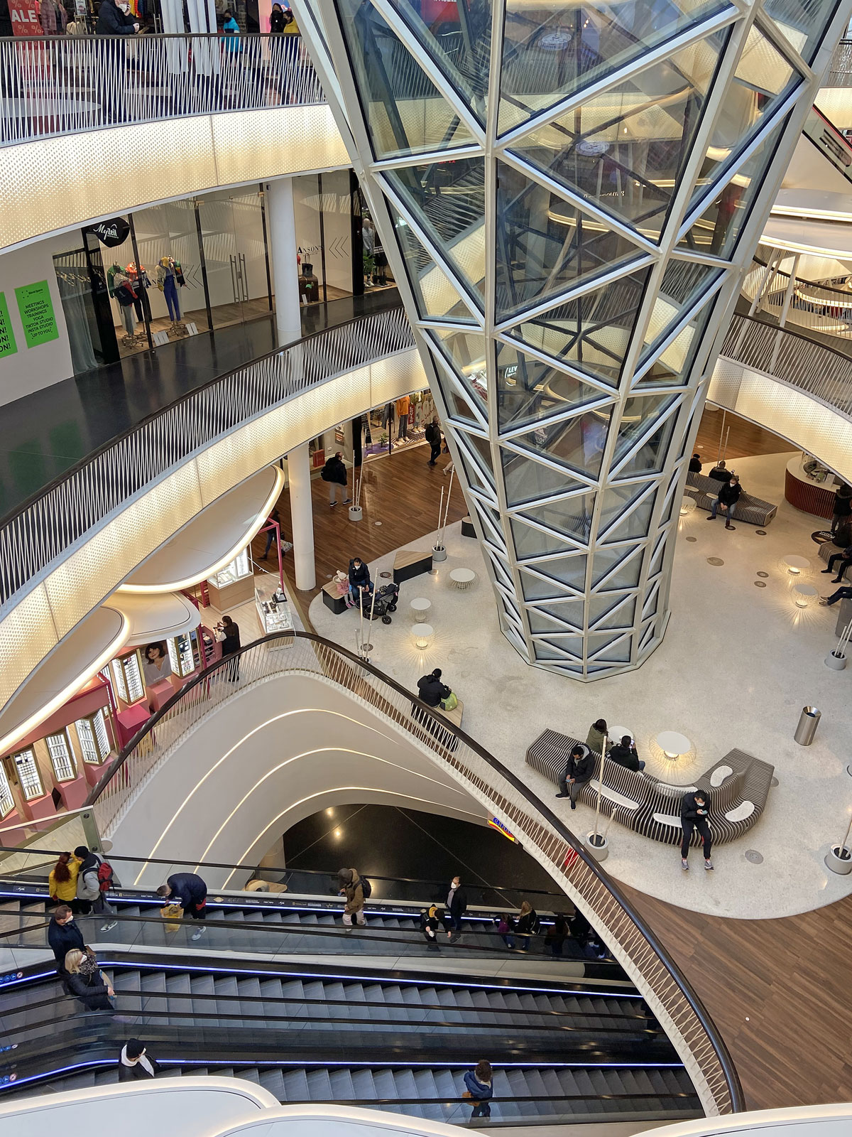Frankfurt My Zeil innen