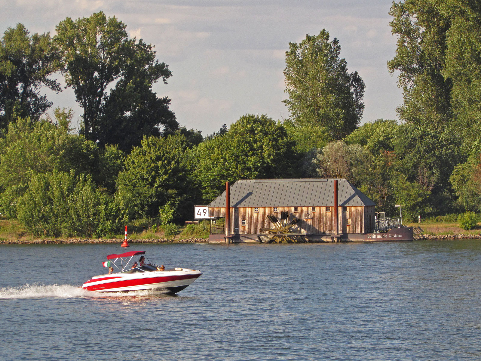 Ginsheim-Gustavsburg Schiffsmühle Rheinseite
