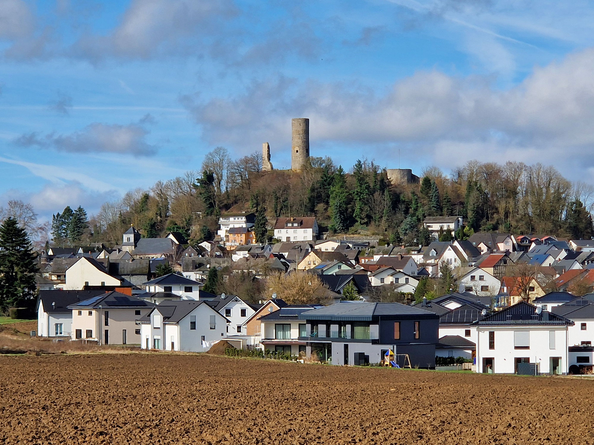 Merenberg Westerwald von fern