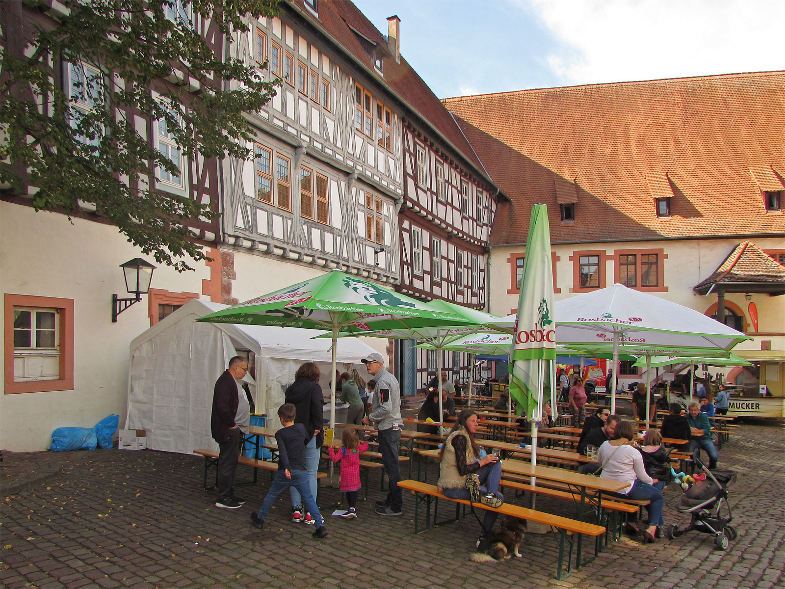 Michelstadt Kellerei Innenhof