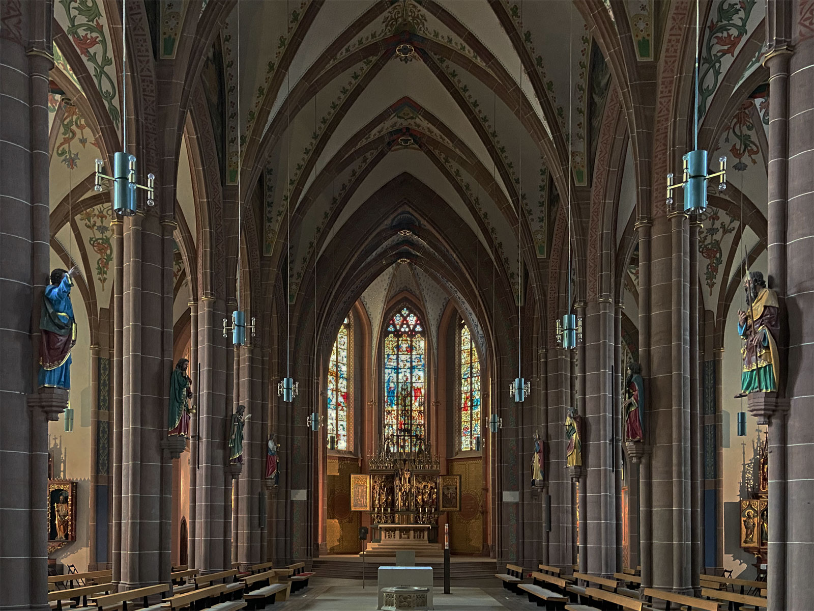 Viernheim Apostelkirche innen