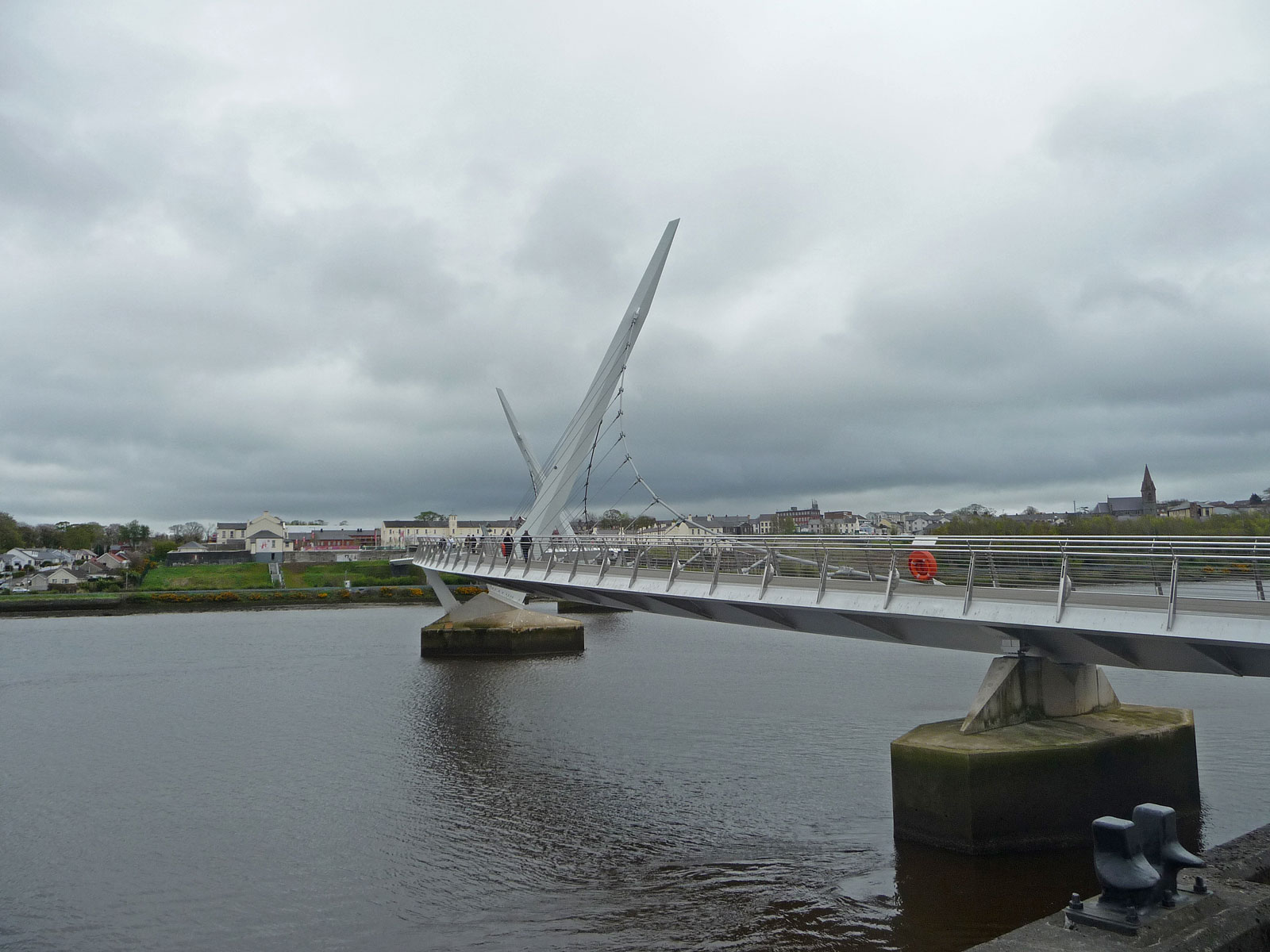 Nordirland Londonderry Foyle Peace Bridge