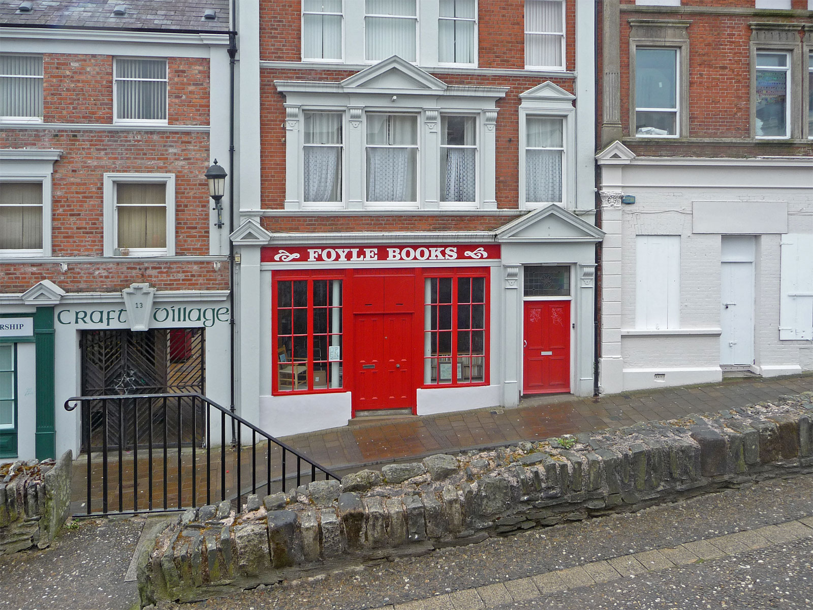 Nordirland Londonderry Foyle Books außen