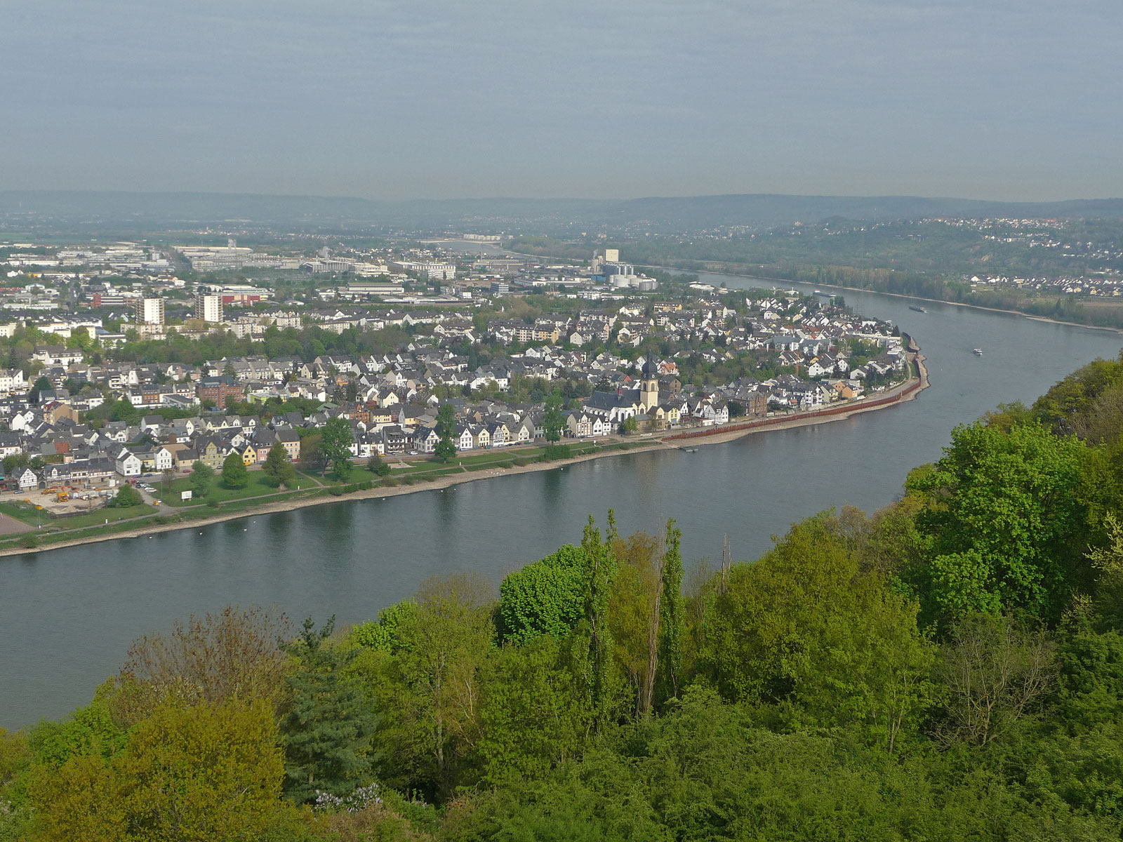 Koblenz Bundesgartenschau Aussichtsplattform Blick auf Neuendorf und Wallersheim