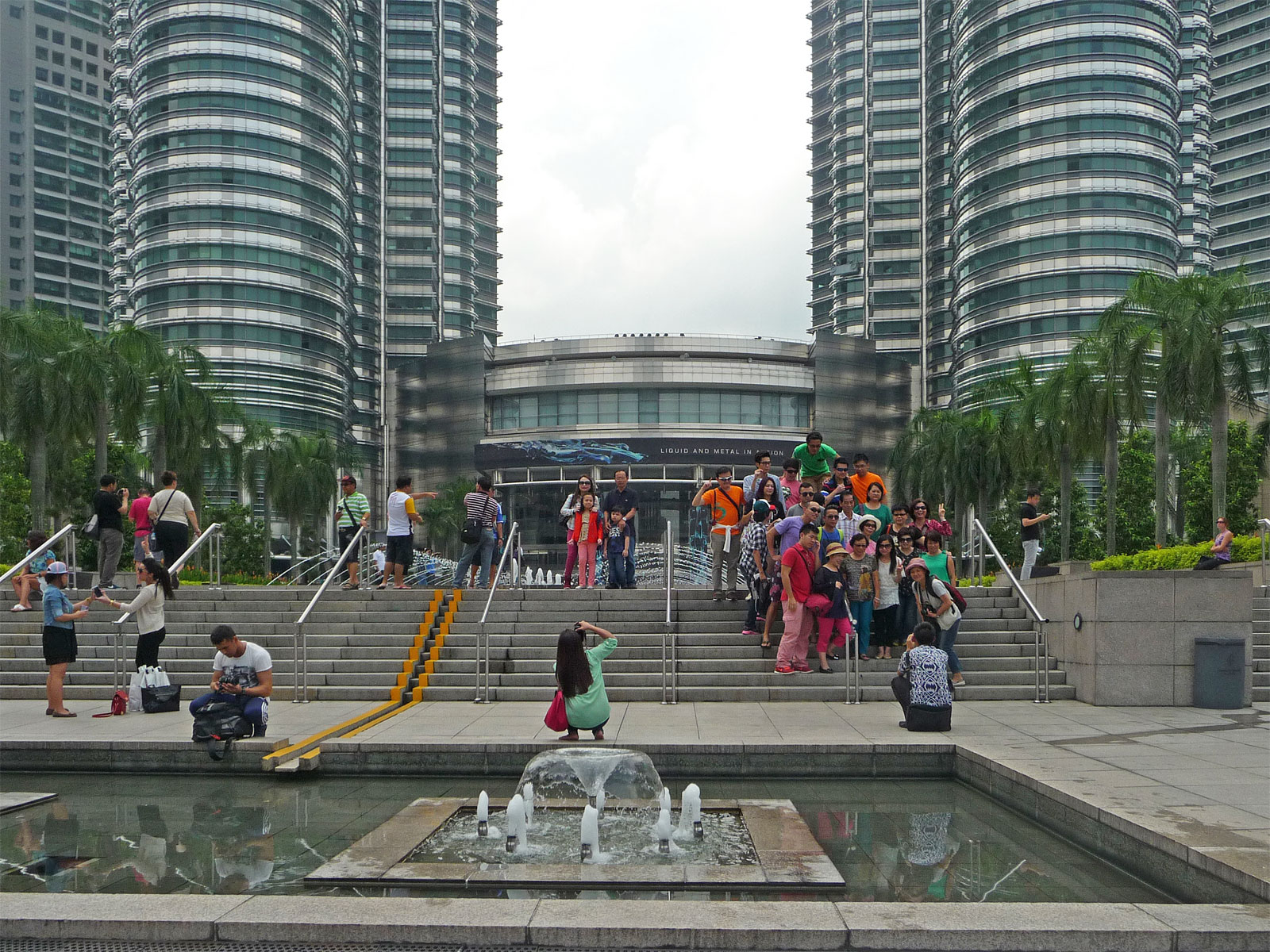 Kuala Lumpur Petronas Towers Eingang außen